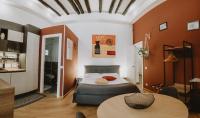 Zimmer mit Queensize-Bett und Balkon