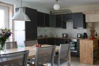 La Fontenelle - Lovely Holiday House with Swimming Pool - Chambres d'hôtes Cuisery