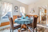 Cottage in the Falls, 2 b, 2 bath, fireplace - B&B Cuyahoga Falls