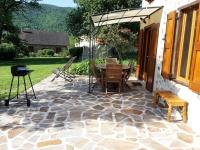 B&B Saurat - Grange en pierres. Grand jardin et belle vue - Bed and Breakfast Saurat