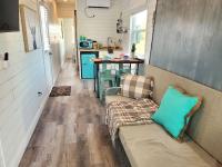 TCR @ 290 Wine Trail #11 - New 40' unit sleeps 4! - B&B