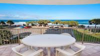 Pandanus Shores Unit 4 Kings Beach QLD - B&B