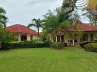 B&B Cha-am - Beautiful bungalow with a communal outdoor pool and 2 km from the sandy beach - Bed and Breakfast Cha-am