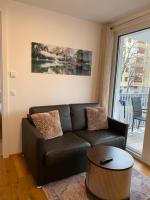 Modern apartment with balcony near city center - B&B Vienna