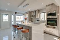 Rare Find fully renovated 6 bedroom 3 bath and both levels - B&B Calgary