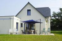 Modern holiday home 500 m from the sea in Morgat - B&B