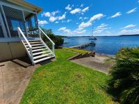 Kabine Waterfront Lakehouse in Sunshine - Chambres d’hôtes Summerland Point