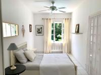 Maison de ville confortable avec piscine - B&B