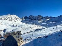 Increíbles Vistas A Las Montañas En El Pas De La Casa - Parking - Wifi - Ski in Ski out l by BonesVacances - Chambres d'hôtes Pas de la Casa