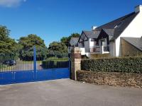 Hyper centre de Sarzeau, grand appartement au calme avec jardinet - Bed and Breakfast Sarzeau