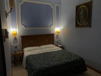 Camera Tripla Superior