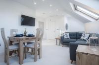 Skylark - 2 Bedroom Apartment - Tenby - Chambres d’hôtes Tenby