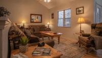 Sasquatch Lodge A sleeps 12 - B&B