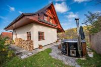 Chata nad lázeňským údolím - B&B