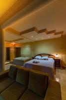 Deluxe Suite with Spa Bath