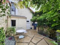 Bleautiful "Eugénie" Charmante Maison de ville - B&B Fontainebleau