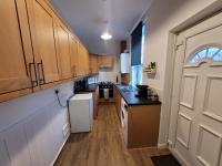 Luke Stays - Rokeby Street - B&B Lemington