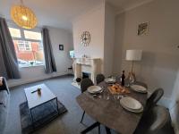 Luke Stays - Rokeby Street - B&B Lemington