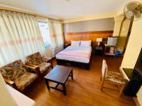 B&B Pokhara - Hotel Vajra Inn & Apartments - Bed and Breakfast Pokhara