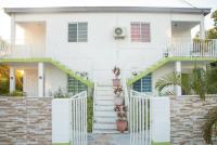 Tropical Paradise Retreat close to St Johns - B&B Belmont