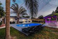 B&B Largo - Heated pool •5 minutes to beach•firepit - Bed and Breakfast Largo