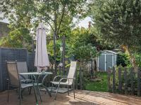 "FurnishedRentals Direct" WiggenHouse Stylish 3 Bedroom house Sleeps 8 with Free Off-Street Parking for 1 Car or Van, 2 Bathrooms, near to Watford High Street and Watford Football Stadium, Suitable for visiting Harry Potter Warner Bros Studio and London - Chambres d'hôtes Watford