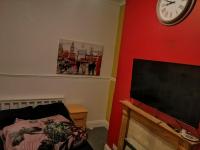 B&B Sunderland - The Vacationers - Pvt Rooms with Shared Bath - Bed and Breakfast Sunderland
