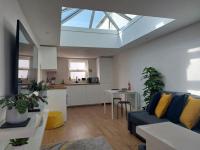 1 bedroom modern duplex - B&B