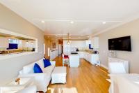Sunshine Beach Escape - B&B