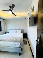 Walk the Heart of San Pedro VIVA 301 Modern 2BR - Chambres d'hôtes San Pedro