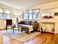 NEW 3 BRD Modern Urban Gateway - B&B Arlington