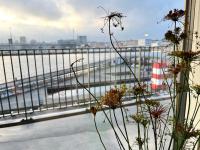 Apartment directly to seafront of Bassin 7 with big balcony and free parking - B&B Århus