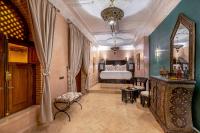 Deluxe Queen Suite
