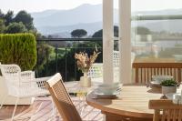 Luxury 2BR Apartment with Swimming Pool - Bed and Breakfast Alhaurín el Grande