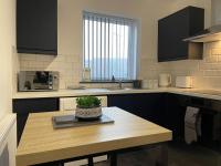 B&B Stoke-on-Trent - Modern Apartment With En-suite & Private Kitchen - Bed and Breakfast Stoke-on-Trent