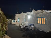 B&B Guatiza - PETITE CASA LEONCIA - Bed and Breakfast Guatiza