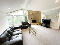 Escape to Spring Gate Estate - B&B Victoria