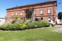 ATYPIQUE - 2 chambres avec salles de bains, cuisine équipée, parking gratuit - Chambres d'hôtes Castelsarrasin