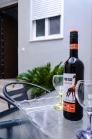 Renovated 2BD house close to Pireus port - B&B Pireo