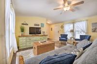 Charming South Haven Home - Great Location! - B&B