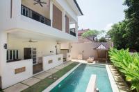 Donguri House Bali - Bed and Breakfast