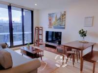 CBD High level City View 1BR Apt Free parking - Chambres d’hôtes Canberra