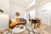 Cozy Nordic Utopia, Bsmt Suite near WEM & DT, King Bed, WiFi - B&B Edmonton