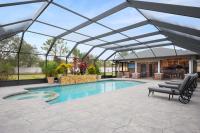 B&B Palm Coast - Beach Daze, 4 Bedrooms, Private Heated Pool, Pets, WiFi, Hot Tub, Sleeps 11 - Bed and Breakfast Palm Coast