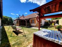WatAir House Apartman Sarud - Bed and Breakfast