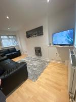 Modern Two Bed House Close To City Centre - Bed and Breakfast