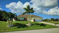 Villa Luhna 3 Bed / 2 Bath Canalfront Heated Pool - Bed and Breakfast