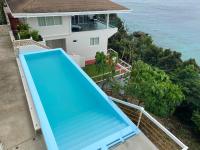 Noor Villa - Luxury 3 Bed, 2 Bath Apartment with Stunning Panoramic Sea View, Private Beach - Chambres d'hôtes Pinamihagan