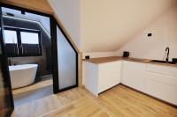 Apartment with Bath and Mountain View