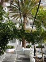 Apart Hotel Ponderosa Tenerife - Chambres d’hôtes Playa de las Américas